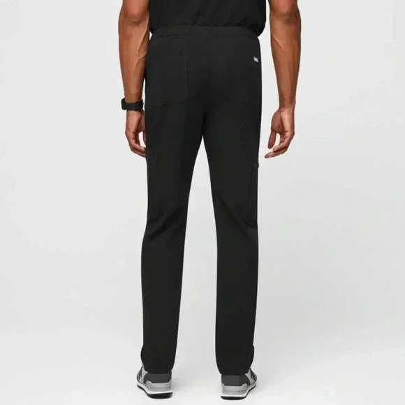 Figs Men’s Cairo Black Cargo Scrub Pants Size M - Picture 5 of 7